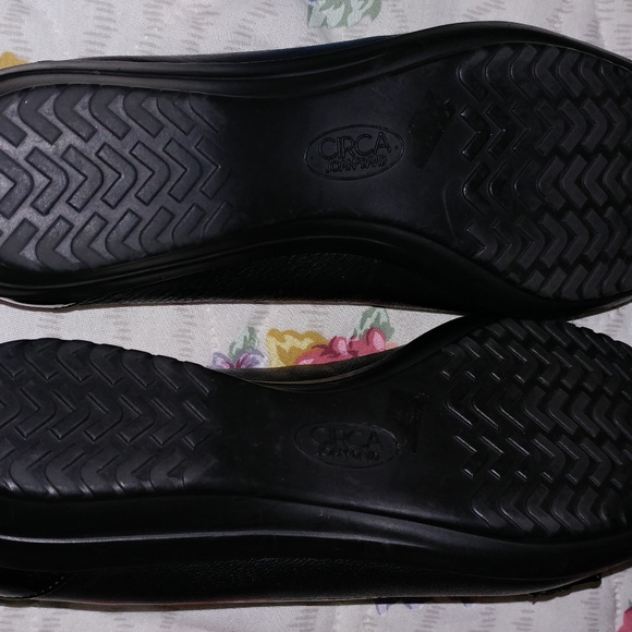 Circa Joan David Black Leather Luxe Slip On Shoes Size 7M Women - Picture 6 of 8